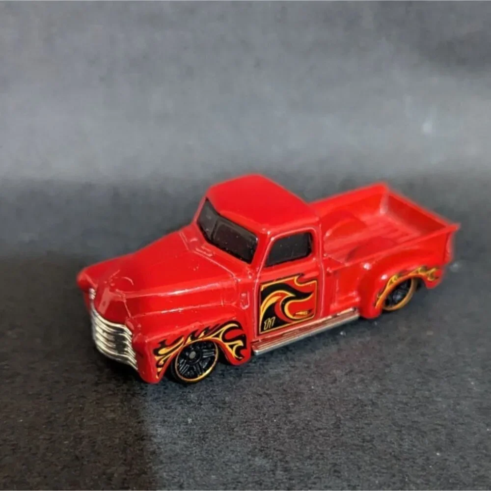 Red Hot Wheels Metal‎ Die-Cast Pickup Truck Toy With Flame Decals 2005 2014 3:
